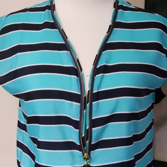 Michael Kors Zippered V Neck Cap Sleeve Top - Picture 2 of 6